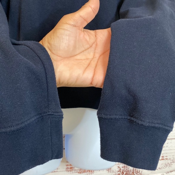 Abercrombie & Fitch Velour Graphic Lettered Sweatshirt - Picture 3 of 6